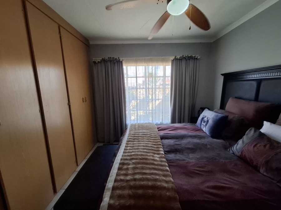 3 Bedroom Property for Sale in Protea Park North West